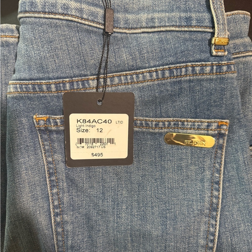 NWT St. John Laguna High Rise Flared Jeans size  12 - Picture 3 of 3